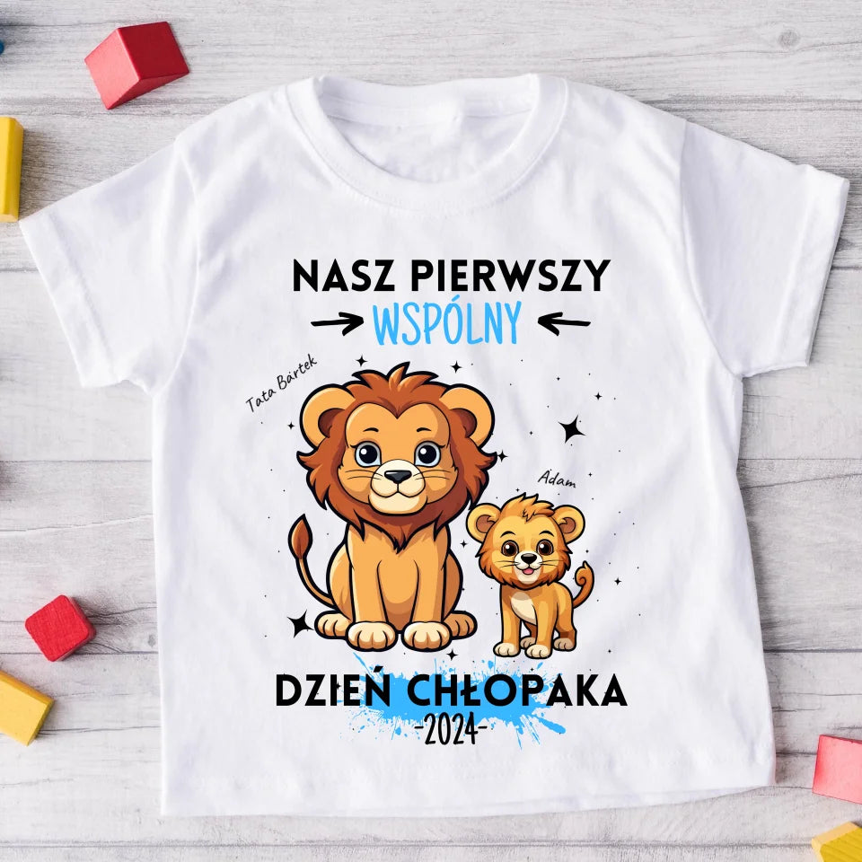 Koszulka ze wzorem nasz pierwszy wspólny dzień chłopaka - Prezent na dzień chłopaka - Personalizowana #1334