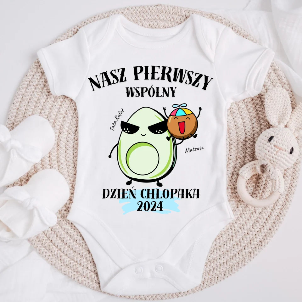 Koszulka ze wzorem nasz pierwszy wspólny dzień chłopaka - Prezent na dzień chłopaka - Personalizowana #1276