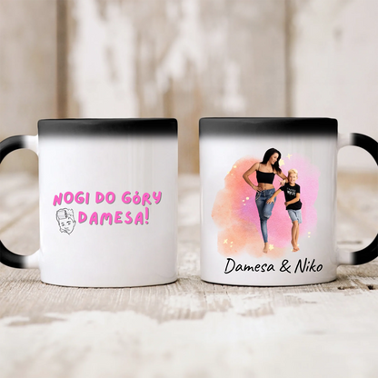 Kubek personalizowany dla mamy z dzieckiem NOGI DO GÓRY DAMESA | z personalizacją zdjęć #2