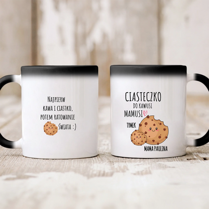 Kubek personalizowany dla mamy CIASTECZKO DO KAWUSI MAMUSI | zabawny motyw z rodziną ciasteczek #8900