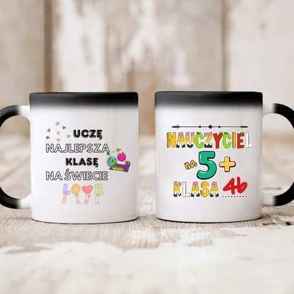 Kubek personalizowany dla nauczyciela UCZĘ NAJLEPSZĄ KLASĘ NA ŚWIECIE. NAUCZYCIEL NA 5+ | z personalizacją numeru klasy #154