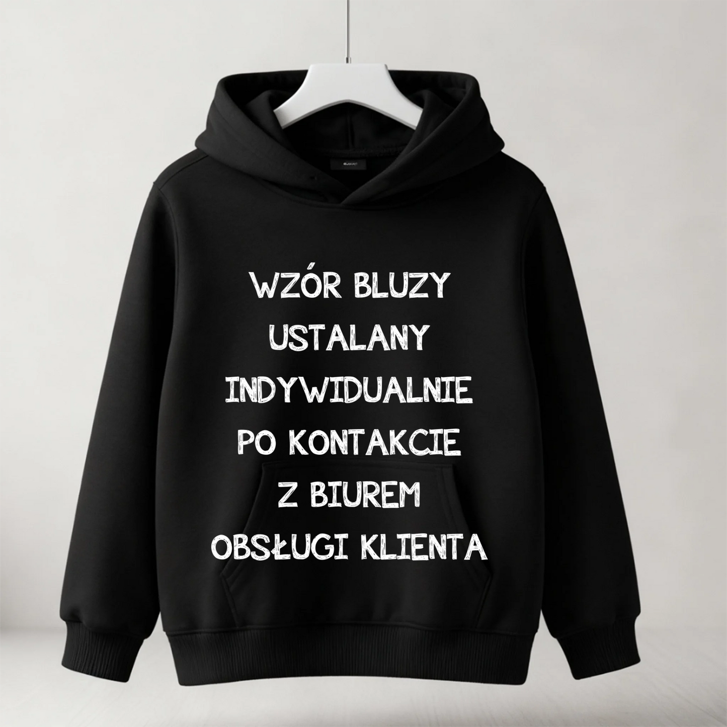 freepik__stwrz-mackup-bluzy-dzicicej-czarnej-z-kapturem-blu__11720