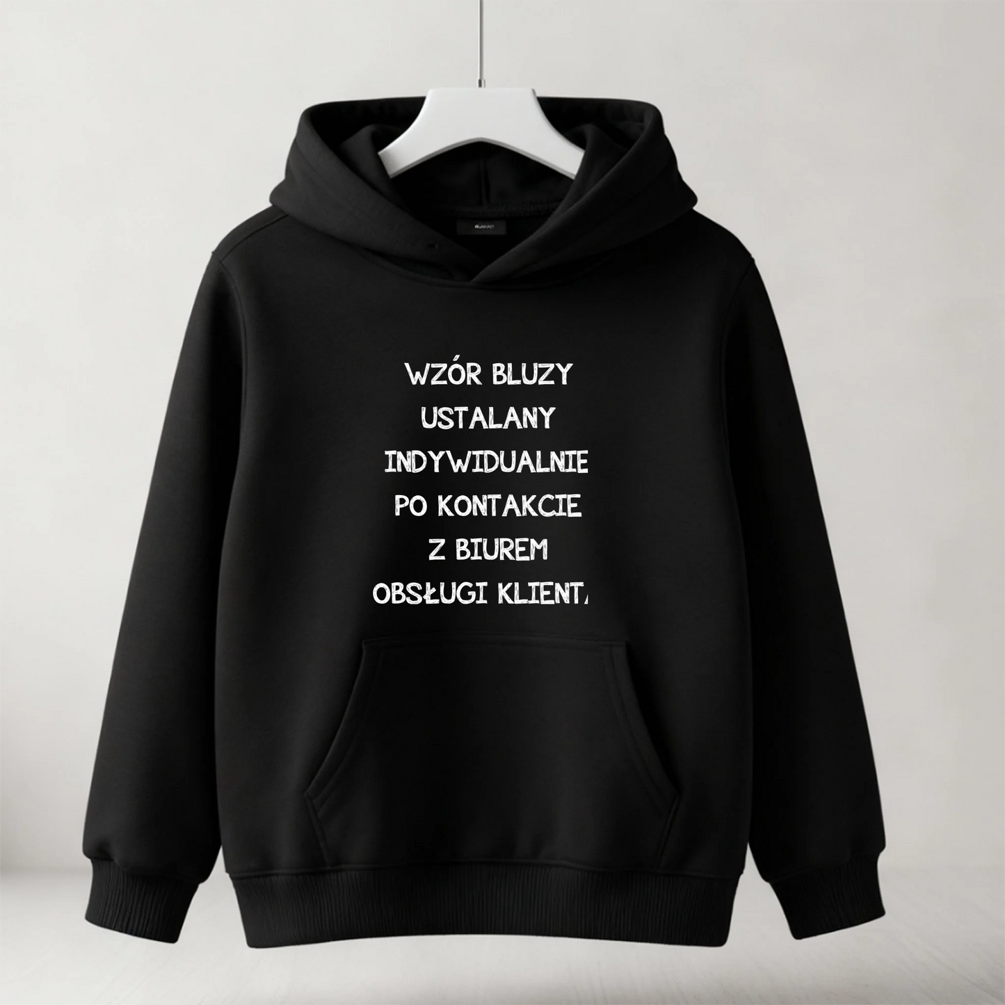 freepik__stwrz-mackup-bluzy-dzicicej-czarnej-z-kapturem-blu__11720