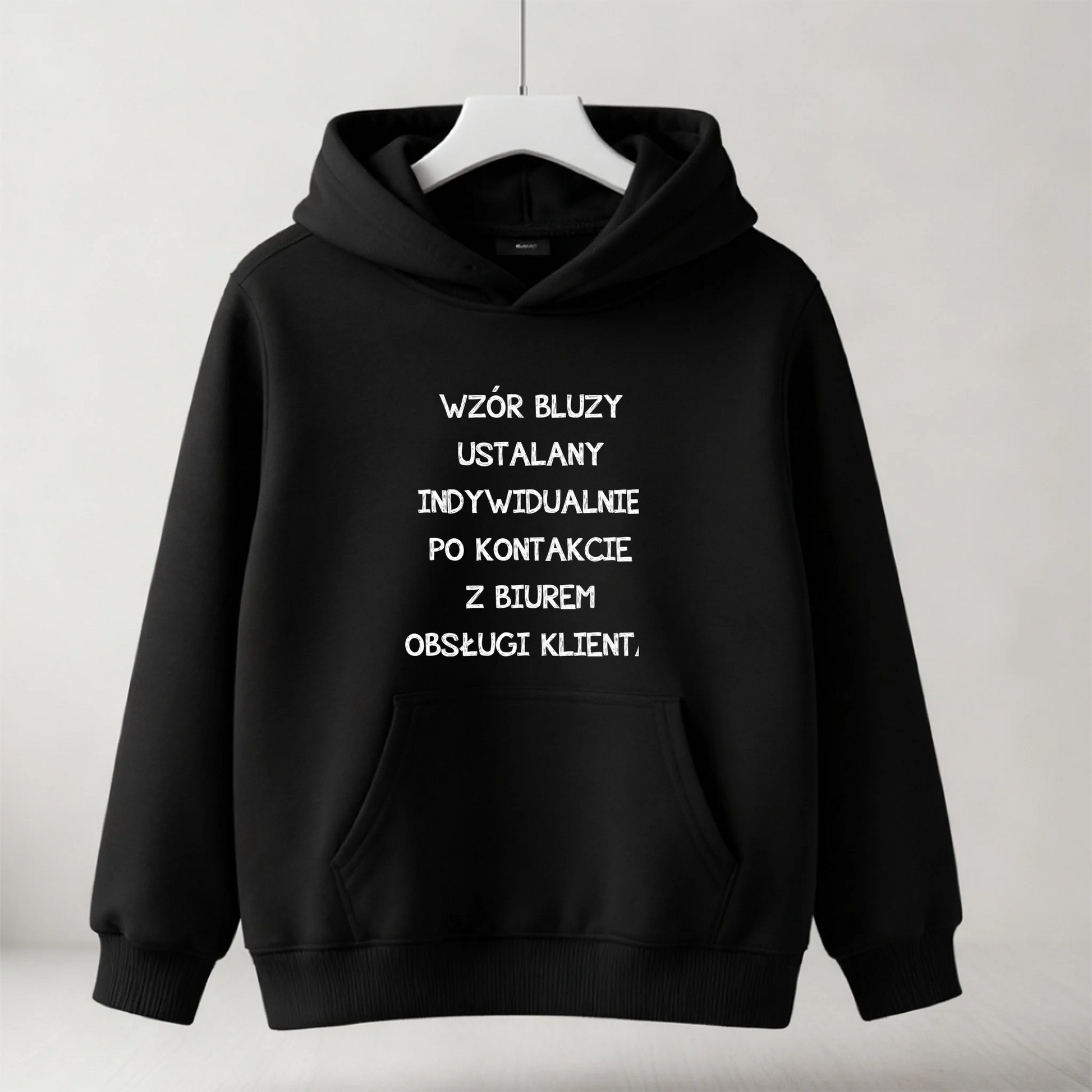 freepik__stwrz-mackup-bluzy-dzicicej-czarnej-z-kapturem-blu__11720