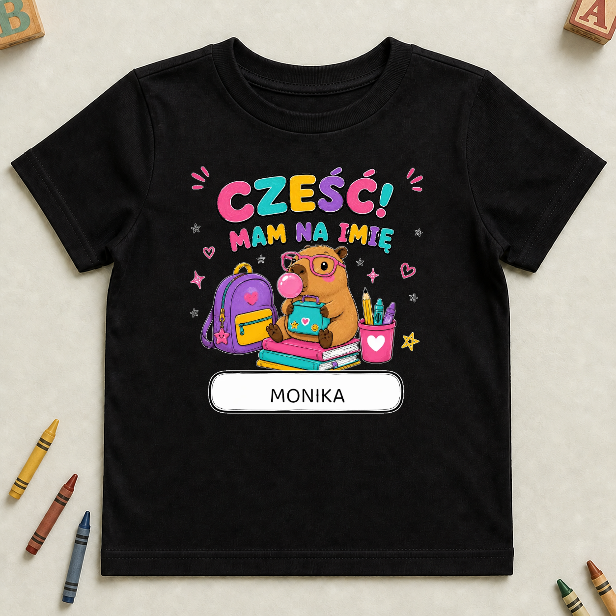 Koszulka dziecięca do szkoły/przedszkola z imieniem - Personalizowana #6232 — mockup cmsmebamb0006s02kuj1t2cqi