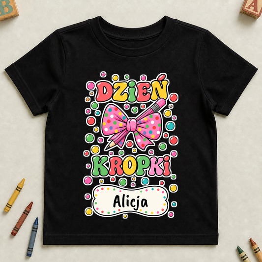 Koszulka na dzień kropki do przedszkola/szkoły - Personalizowana #701220 — mockup cmt3688ri28l0o92kvuewsmj9