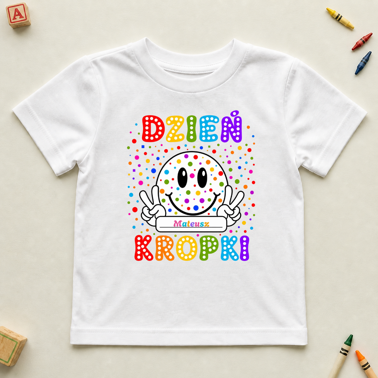 Koszulka na dzień kropki do przedszkola/szkoły - Personalizowana #501220 — mockup cmt38kfwd04non02kt6wzl6sl