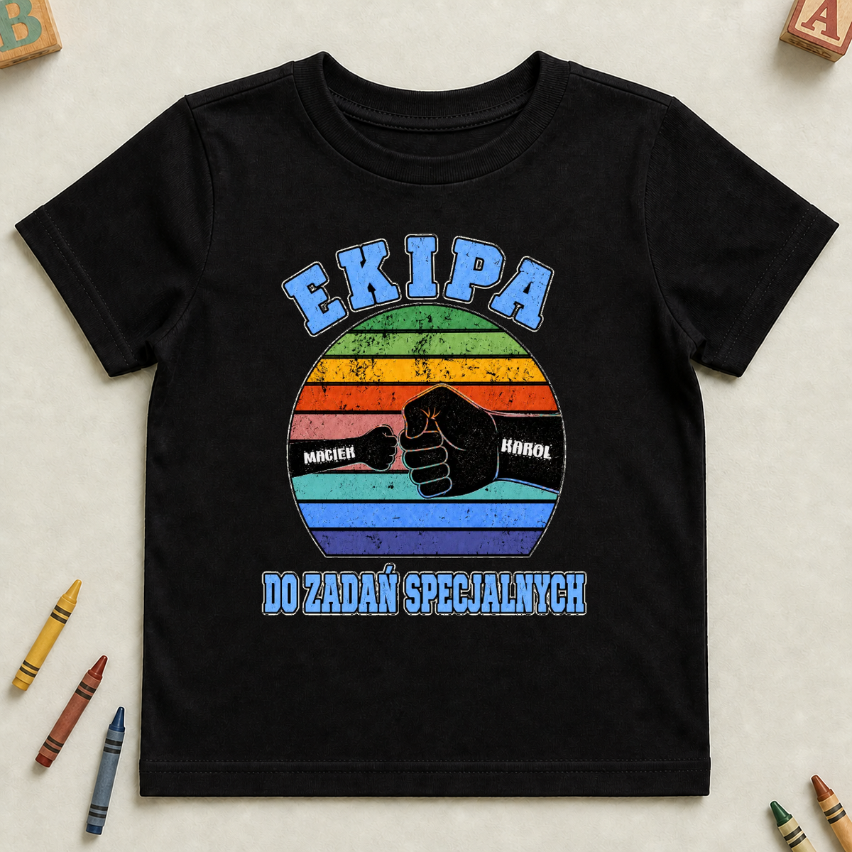 Koszulka na dzień chłopaka - "Ekipa Do Zadań Specjalnych" - Personalizowana #18221 — mockup cmtmz7a0h0cwpo82kqslk6xw9
