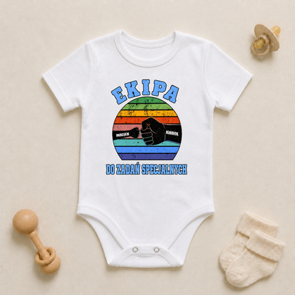 Koszulka na dzień chłopaka - "Ekipa Do Zadań Specjalnych" - Personalizowana #18221 — mockup cmtmz88t30e0oo82k6ft5f7ya