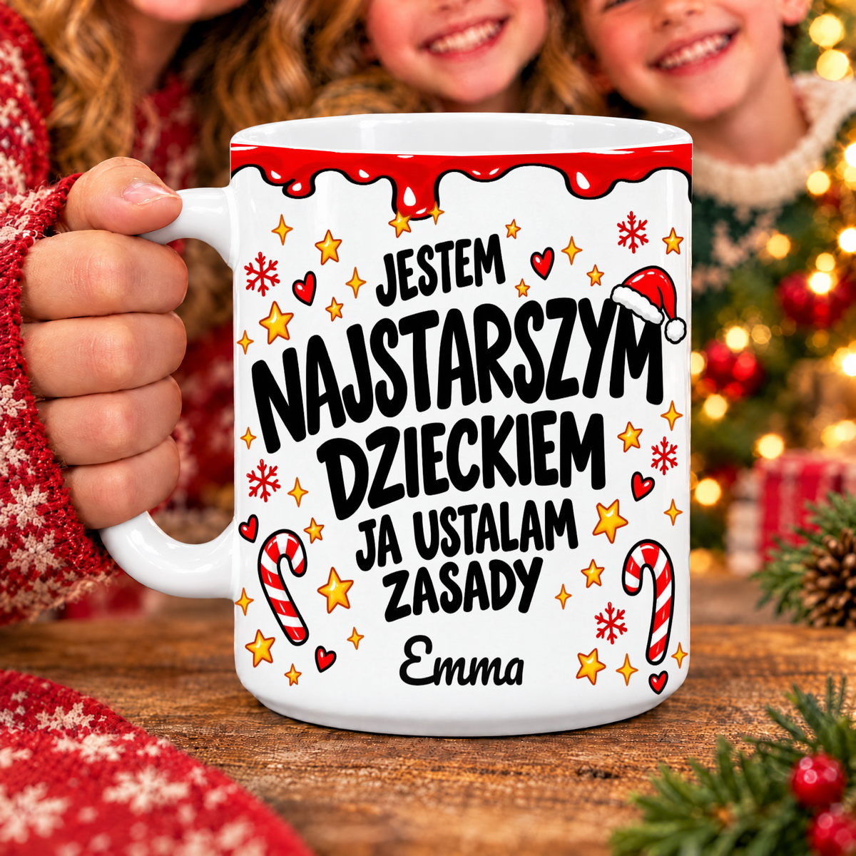 Kubek świąteczny z imieniem – Rodzinne zasady #58364 [PC-MOCKUP:cmvuzt7l60000s0tlocledo46:a406794dc62098ab3298a694:a406794dc62098ab3298a694bc26b23bca28828450568d51fd0b8ace71d2d6c9]