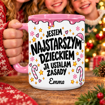 Kubek świąteczny z imieniem – Rodzinne zasady #58364 [PC-MOCKUP:cmvuzt7l60000s0tlocledo46:07a2aceedb2beae93ffd87fd:07a2aceedb2beae93ffd87fdda8fdb3af7d104433f6305fabd49c07f014c7082]